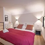 Private Terrace, Old Town, Aquarium 6 Min