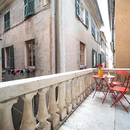 Private Terrace, Old Town, Aquarium 6 Min